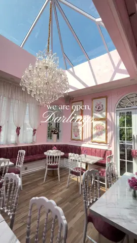 we’re open everyday, Darlings!✨🎀🌸 #dessertdarlings #cafehalal #cafejakartaselatan #cafejakarta #pov   