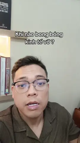 Vàng, chứng khoán , bất động sản,... đều lên ,vậy khi nào bong bóng kính tế sẽ vỡ ? Truyện tranh dễ hiểu về tài chính, kinh tế  qua ' Lược sử kinh tế học lầy lội '. #bigbrother #taichinh #BookTok 