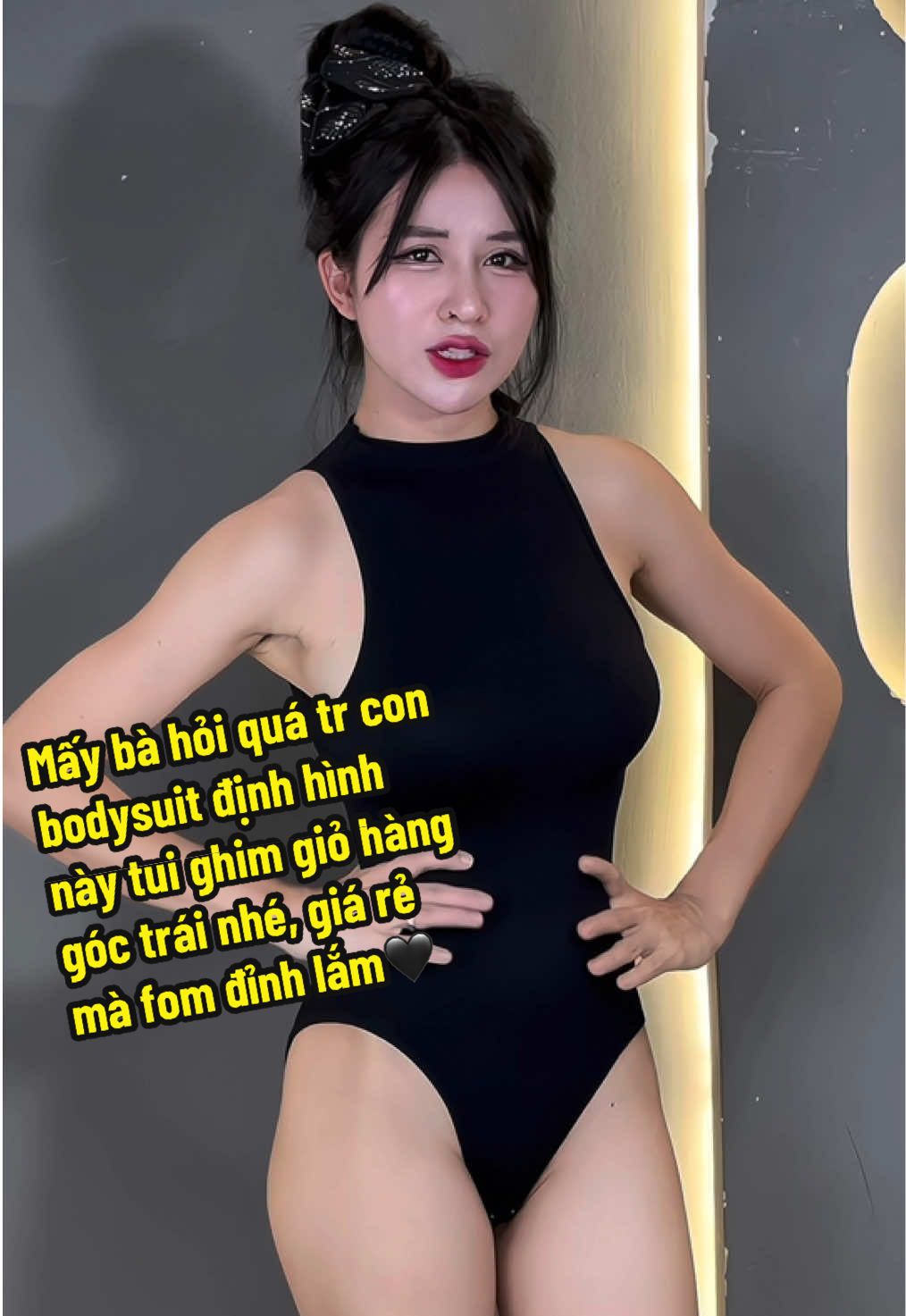 Mấy bà hỏi quá tr con bodysuit định hình này tui ghim giỏ hàng góc trái nhé, giá rẻ mà fom đỉnh lắm🖤