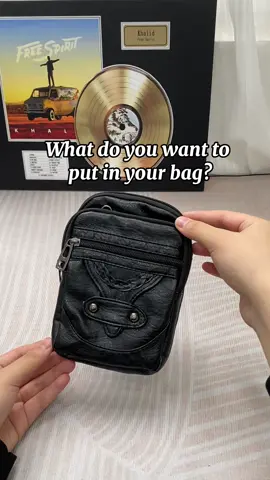 What do you want to put in your bag ?#beautifulbag #slingbag #shoulderbag #womenbag #bag #gift 