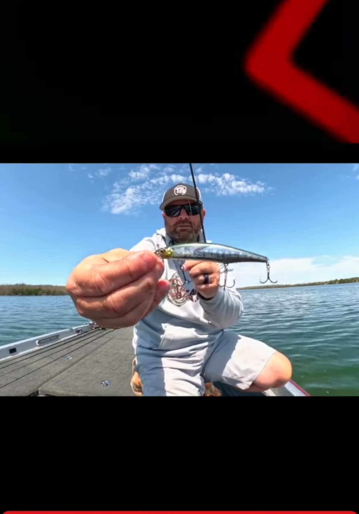 Tim fires this bait out as a follow up and instantly hooks up on a big largemouth! Through the years we've found a handful of baits that have that special something that triggers fish to eat... this is one of those baits! Link to this bait in our bio 👆🏽  #tacticalbassin #bassfishing #fishing #jerkbait 