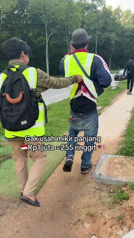 1 ringgit nanti jadi rp 4000 hahah🤸🏻🤸🏻 #malaysiaindonesia🇲🇨🇲🇾 