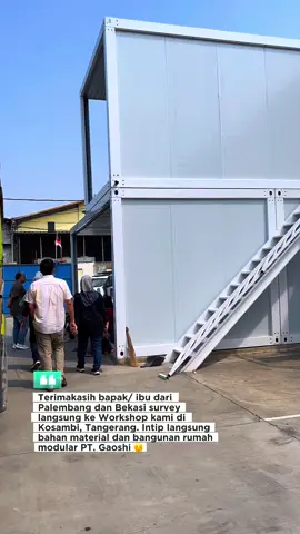 Jauh-jauh dari Palembang & Bekasi, mereka rela datang langsung ke workshop kita di Kosambi, Tangerang 🔥 Karena rumah modular itu bukan cuma soal harga, tapi juga kualitas bahan & bangunannya 💯 📲 Yuk kamu juga bisa survei langsung atau order via WA: 0895329782461 / 0895329782502 #RumahModular #Kosambi #Palembang #Bekasi #FYPIndonesia