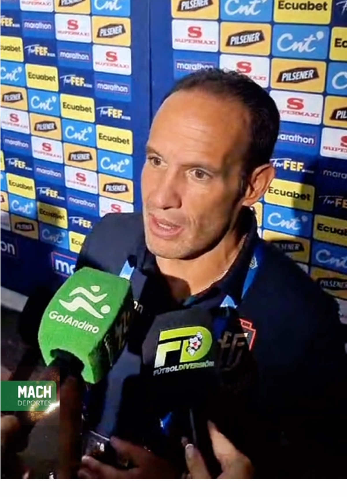 🗣️“Primero quiero agradecer a la afición por el respaldo, fue hermoso ver el estadio así.” 🏟️ Francisco Egas, presidente de la FEF en Zona Mixta.  📹: Andy Vintimilla  🤳#LaDinastíaContinúa 