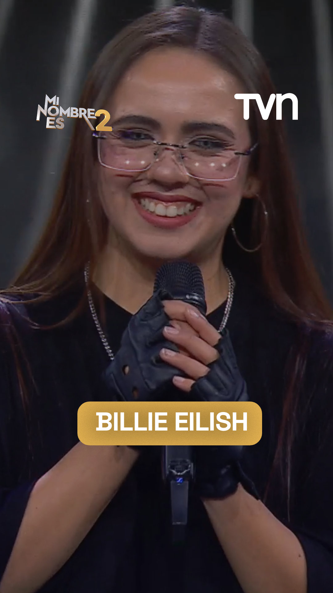 🎶 #MiNombreEsTVN ¡Billie Eilish llegó con toda su fuerza y estilo único que revolucionó la escena musical! 💚 Una interpretación poderosa, intensa y auténtica que dejó huella en el escenario de Mi Nombre Es 2. 🖤 ✨ Disfruta con los mejores dobles del país en “Mi Nombre Es 2” 📺 #MiNombreEsTVN 🕥 De domingo a jueves a las 22:30 horas por TVN y sus plataformas digitales.