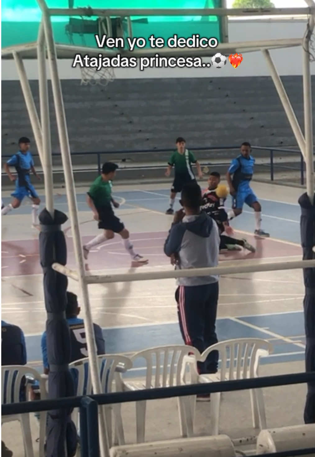 Ven yo te dedico atajadas princesa. ⚽️😍 #futsal #dedicar #futbol⚽️ #portero #mujeres 