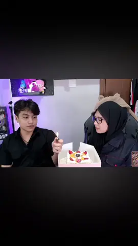 so ways hepyy laronn hepy berddayy🥰@Alysatarynn@aeronshiki1 #laron #apipi 
