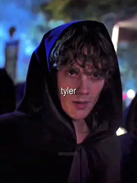 Tyler: 💀⛓🖤🔪🥀🪦 / Hunter:😇💅🏽🧚🏻‍♂️💗🌸 || ‎#tylergalpin #wednesday #paratii #hunterdoohan 