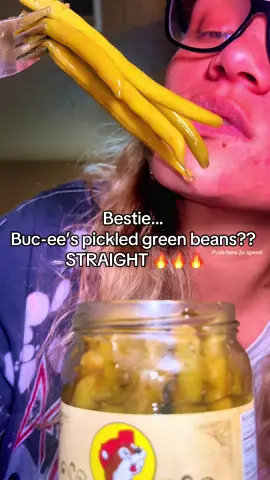Buc-ee’s pickled green beans are actually 🔥🔥🔥 besties… why did nobody tell me sooner?? 👀 crunch with me & hit that follow so we can snack together every day 💕 #creatorsearchinsights #latenightsnack #snack #Foodie #fyp 