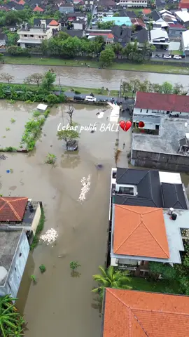 Stay safe everyone, Baliku hari ini sedang tidak baik” 🥀 #bali #denpasar #banjir #fyp #balihariini 