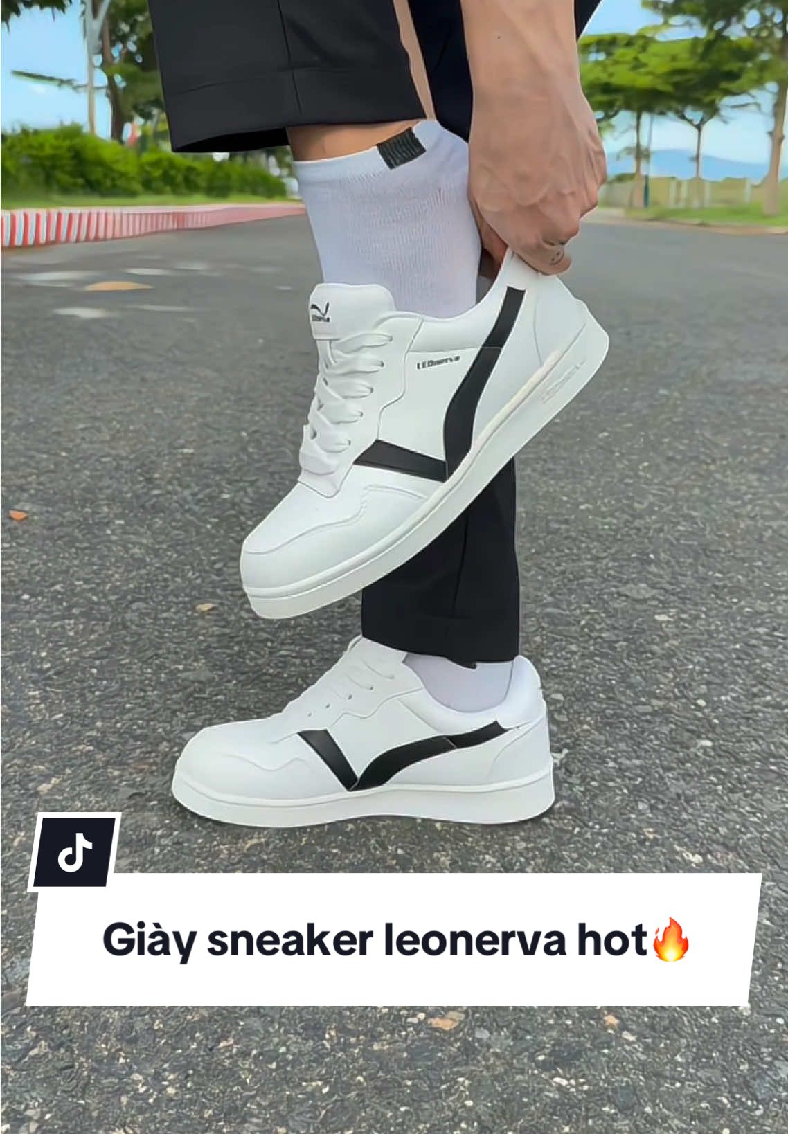 👆Đôi giày này đẹp lắm nè,ae vào giỏ hàng mình tham khảo nha🥰#giày #giaydep #giaysneaker #giaythethao #xuhuong 