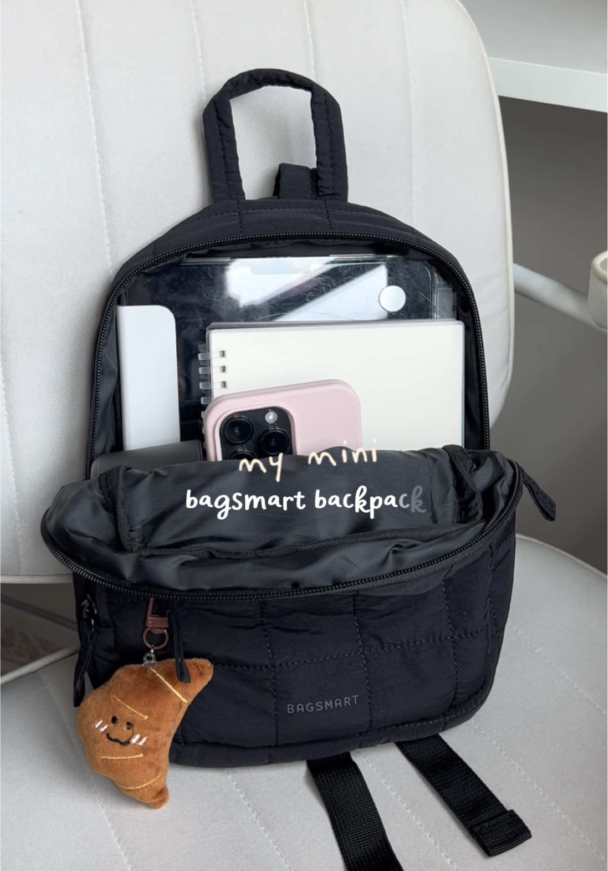 what's in my mini backpack?🖤 #smartbackpack 