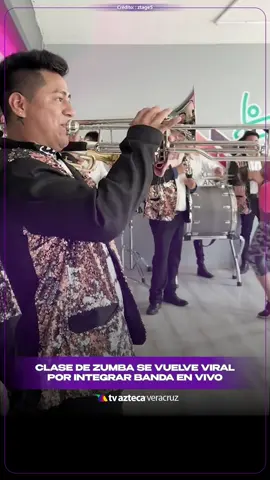 🥁🤠 ¡Con sombrero y todo! Esta clase de zumba se volvió viral en redes sociales tras compartir un video donde una banda toca en vivo mientras bailan al ritmo de la música regional mexicana. #Banda #RegionalMexicano #VideoViral #Zumba #Tendencia