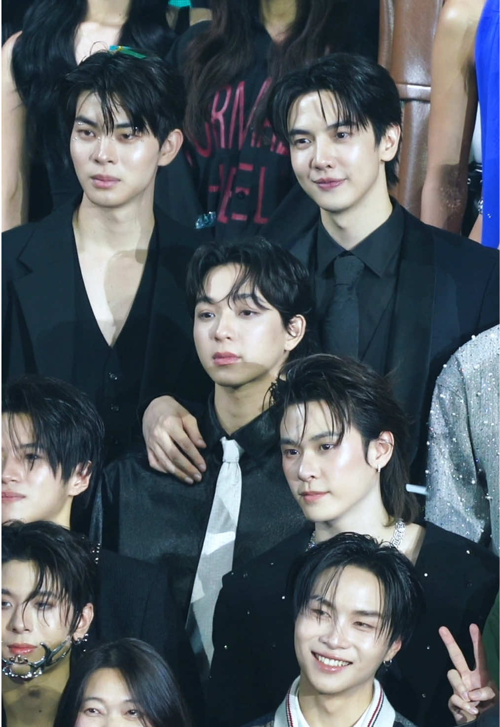 พี่เขาไม่ปล่อยน้องเลยค่ะ จับอยู่อย่างนั้น มีเนียนดึงเข้ามาหาตัวด้วย😌 ˚·♡ 07-09-2025 ⤾·˚  MAXKYBAS MINT AWARDS #MintAwardsxFoureverYou #maxkybas #แม็กกี้บาส #บาสเด็กอ้วนที่แท้จริง #maxky_rp @bbasjtr @แม็กกี้ อันเดอร์สกอ อาร์พี 