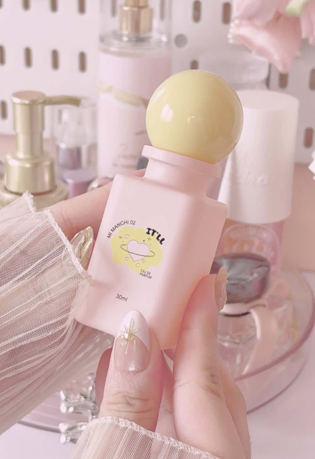my go-to perfume 🌸🎀💭  #itllperfume #perfumerecommendations #tiktokmademebuyit #fyp #trending 