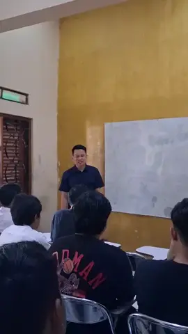MATERI PERSONAL BRANDING DAN KONTEN KREATOR Generasi sekarang bukan cuma dituntut pintar, tapi juga punya ciri khas. Personal brandinv adalah kunci ✨️ Dengan bahasa Jepang + skill konten kreator, kamu bisa buka jalan menuju masa depan yang lebih luas, bahkan sampai ke Jepang 🙌 #personalbrandingdankontenkreator  #yamasakipakuannusantara  #lpkbandung  #lpksubang  #lpkjepangpurwakarta 
