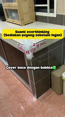 Aku dah buang soletap coklat dia mari dengan soletap fragile pula🥴. Sebelum ni aku dah cabut semua part dia soletap sampai melekat2 kat almari kesan kesan soletap. Pening lah ek tengok dia tampal sana sini balik pastuh part kipas aku takleh brain dah aku rasa nak cuci otak dia ni😭😂 #suamioverthinking #risaukeselamatananak #terpalingocd #fyp #fypシ゚ 