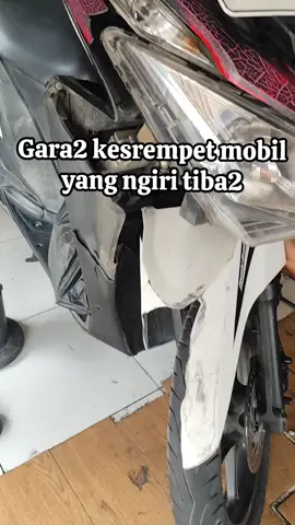 Motor dikendarai miring2, datang ke suatu bengkel disuruh cari bengkel press body motor..  Bawa aja ke:  Budi Jaya Press Body Motor Jogja 1. Jl. Raya Janti 5b 2. Jl. Ringroad Selatan  (selatan Terminal Giwangan) 085 966 125 325 #presssegitiga #pressbody #pressbodymotor #jogja 
