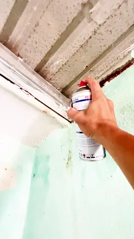 Chỉ 68k keo xịt chống thấm dột cực kỳ hiệu quả .