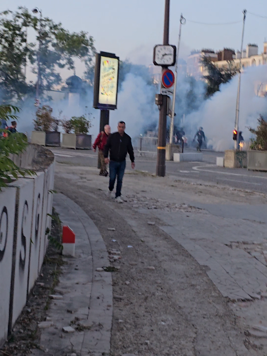 10 septembre en direct de Paris #manifestation #alerte #direct #paris 