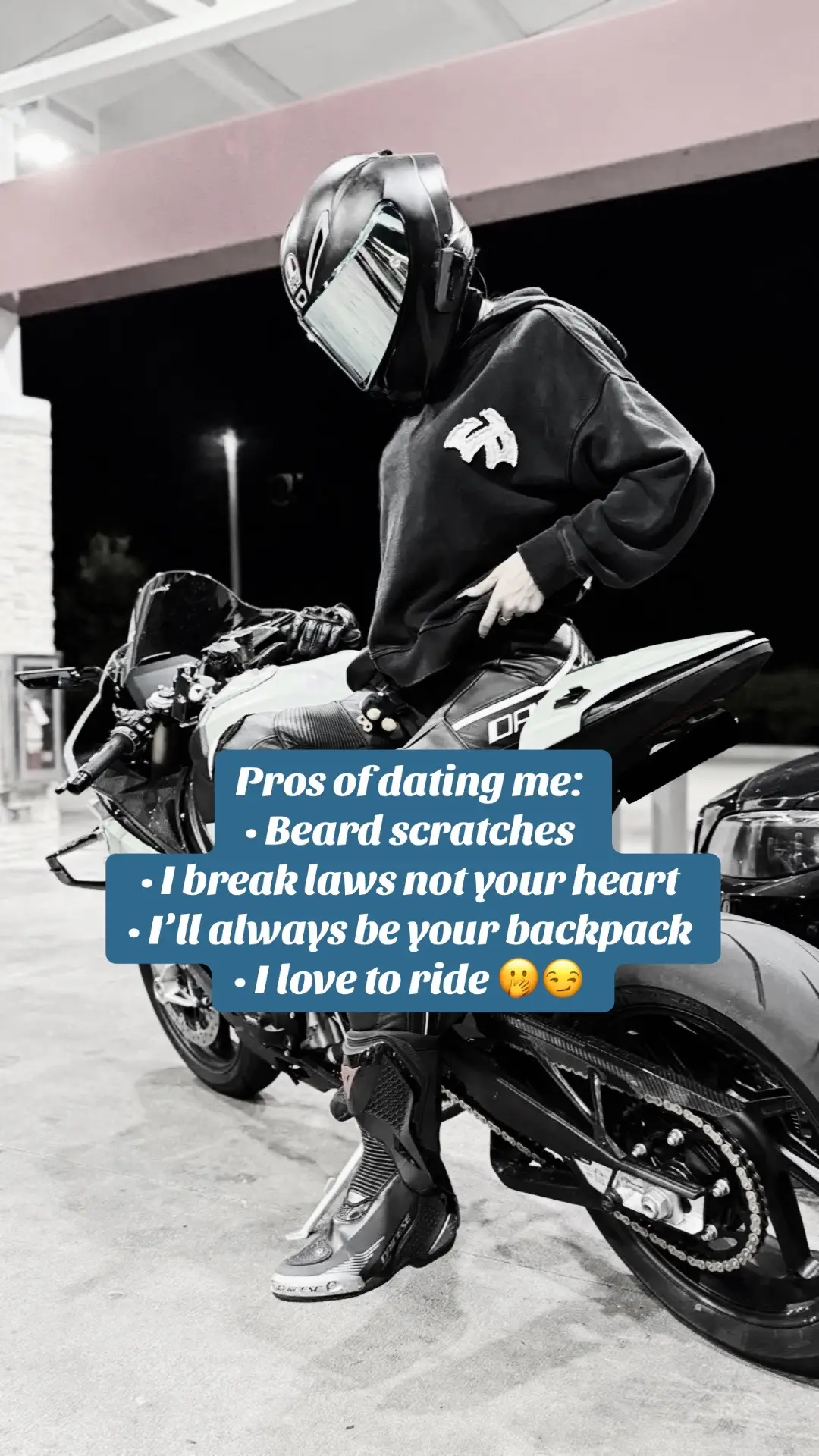 Just saying haha 🫢🖤 #fyp #biketok #bikergirlsoftiktok #foryoupage #foryoupage 