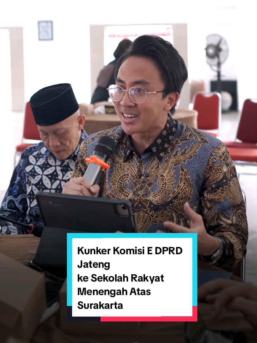 Senin kemaren saya dan Komisi E DPRD Jawa Tengah berkesempatan mengunjungi Sekolah Rakyat yang berada di kota Surakarta. Kami juga melakukan diskusi mendalam agar bagaimana Sekolah Rakyat ini bisa menjadi program yg optimal untuk memberikan pendidikan yang berkualitas dan bermutu bagi anak-anak Indonesia.