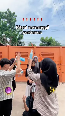 ⚡️Ritual pemanggilan customer dimulai! Siapa yang berani nolak kalau packagingnya secantik ini? 👀 Hati-hati… bisa-bisa keranjang kuningmu kebuka sendiri 🤭🛒 #RitualPemanggilanCustomer #PackagingUnik #RavasiaPackaging #FYP #PackagingMurah #PackagingCantik #PackagingKosmetik #PackagingSkincare #PackagingKekinian #SupplierPackaging #PackagingLucu #PackagingIndonesia #PackagingViral #KeranjangKuning #BelanjaHemat #BelanjaOnline #ViralTikTok #FYPdong @Unilever Beauty PH @Unilever Personal Care PH @Unilever Store 