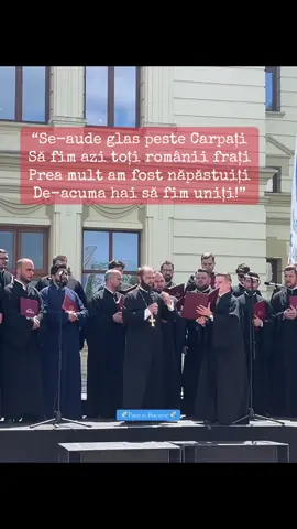 “Se-aude glas peste Carpați Să fim azi toți românii frați Prea mult am fost năpăstuiți De-acuma hai să fim uniți!”   #grupulpsaltictronos #mihailbuca #cantecepatriotice #seaudeglaspestecarpati 
