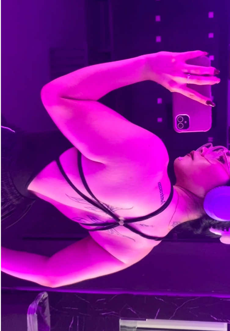 Síganme en insta para ver mis spam fit jajaja 🫶🏻🫶🏻 fitbyalee #badbunnypr #backdayworkout #gym #backdaygym #mujer 