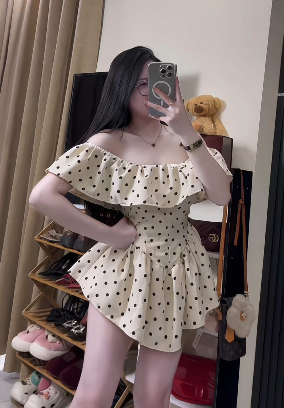 Cứ chấm bi mà bem liền choa em ạ