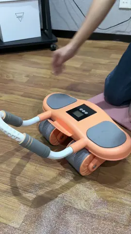 The key to core training #tiktokshop #abdominalwheel #homegym #bangenergy #tiktokblackfriday 