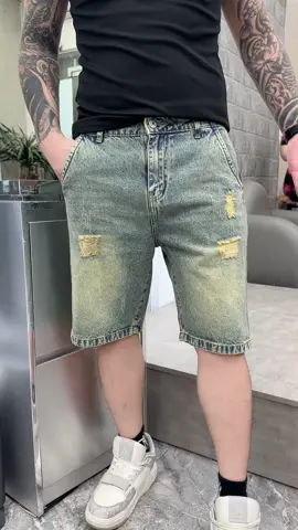 Chẳng còn gì mà nói . Chẳng có gì mà chê . Đẹp xuất con bà sắc . Chất jean này ae cứ mặc vài mùa luôn.