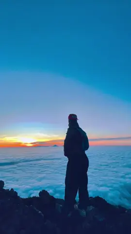😶‍🌫️😶‍🌫️😶‍🌫️#fyppppppppppppppppppppppp #slametmountain #masukberanda #4upage 