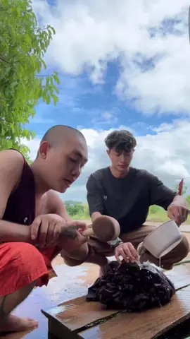 ကုသိုလ်ကယူတတ်ရင်းပါတယ်#naunghtaketin #နောင်ထိပ်တင် #foryou #fyp #foryoupage 