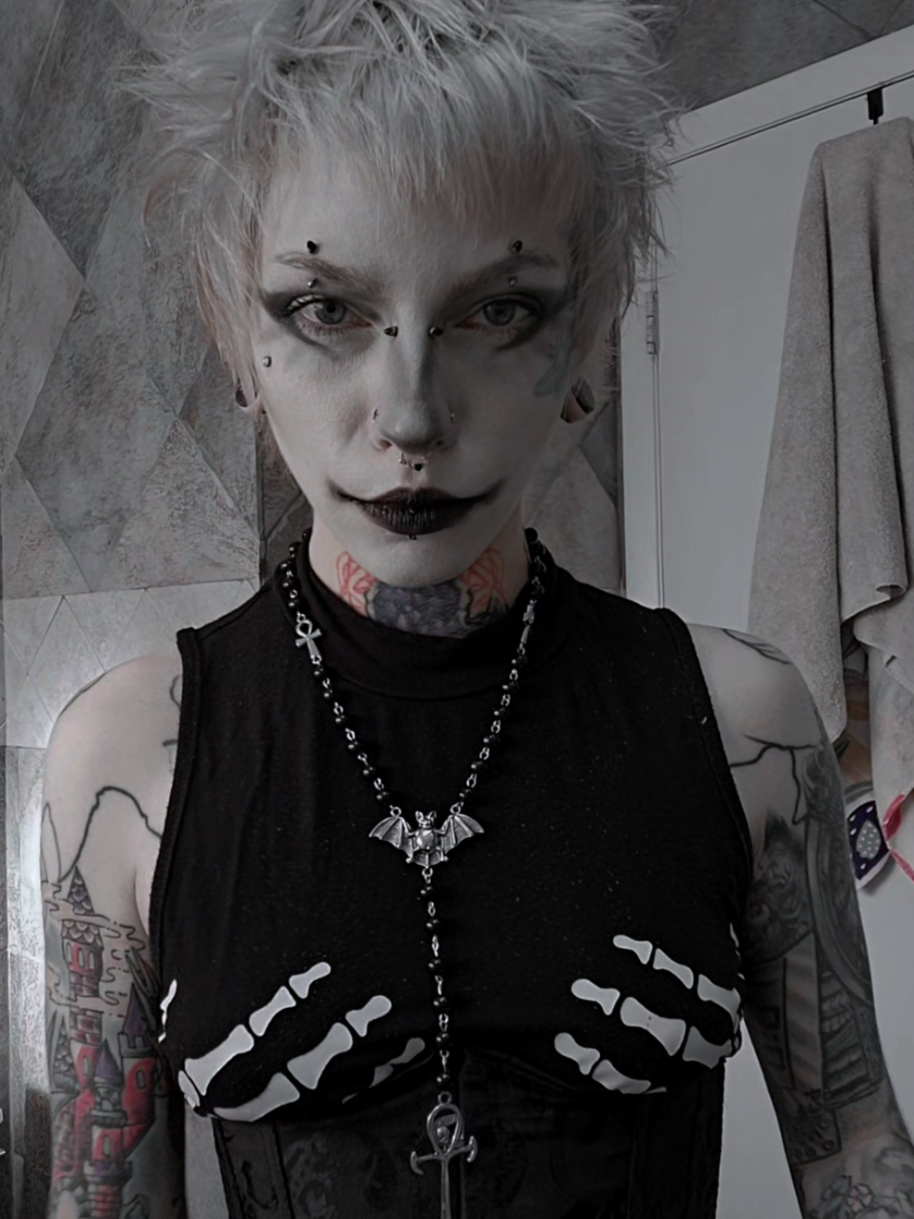 the most wonderful time of the year is coming 🦇🎃👻✨️ #goth #makeup #trending #fyp 