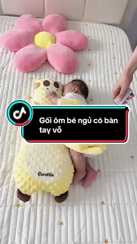 Gối ôm bé ngủ có bàn tay vỗ tự động #reviewmevabe #chamcon #nuoicon #dodungchobe #xuhuong 