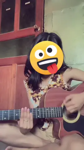 ဂစ်တာတီး ပြတာ 😶 #fpy #myanmar #ကျောင်းသူ #foryou #ပြည်တွင်းဖြစ်ကိုအားပေးပါ🇲🇲 