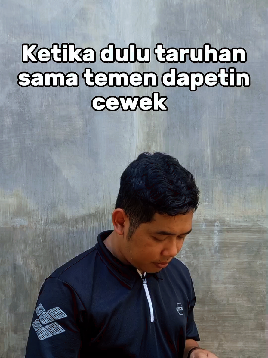 Seneng banget kalau dapat bonus SMS gratis dulu. Zaman pakai HP Nokia, sms dan telponan. Baterai HP sampai kembung karena sering di ces semalaman. Hanya untuk bisa hubungin cewek.  #nokia #nostalgia #sms #hpnokia #cewek 