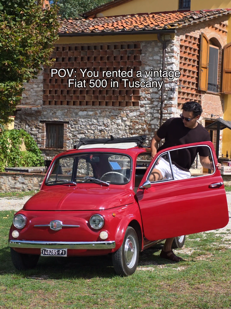 A must-do if you're ever in Tuscany 🚗 📍Hired from Drive the Vintage in Lucca, Tuscany 🇮🇹
