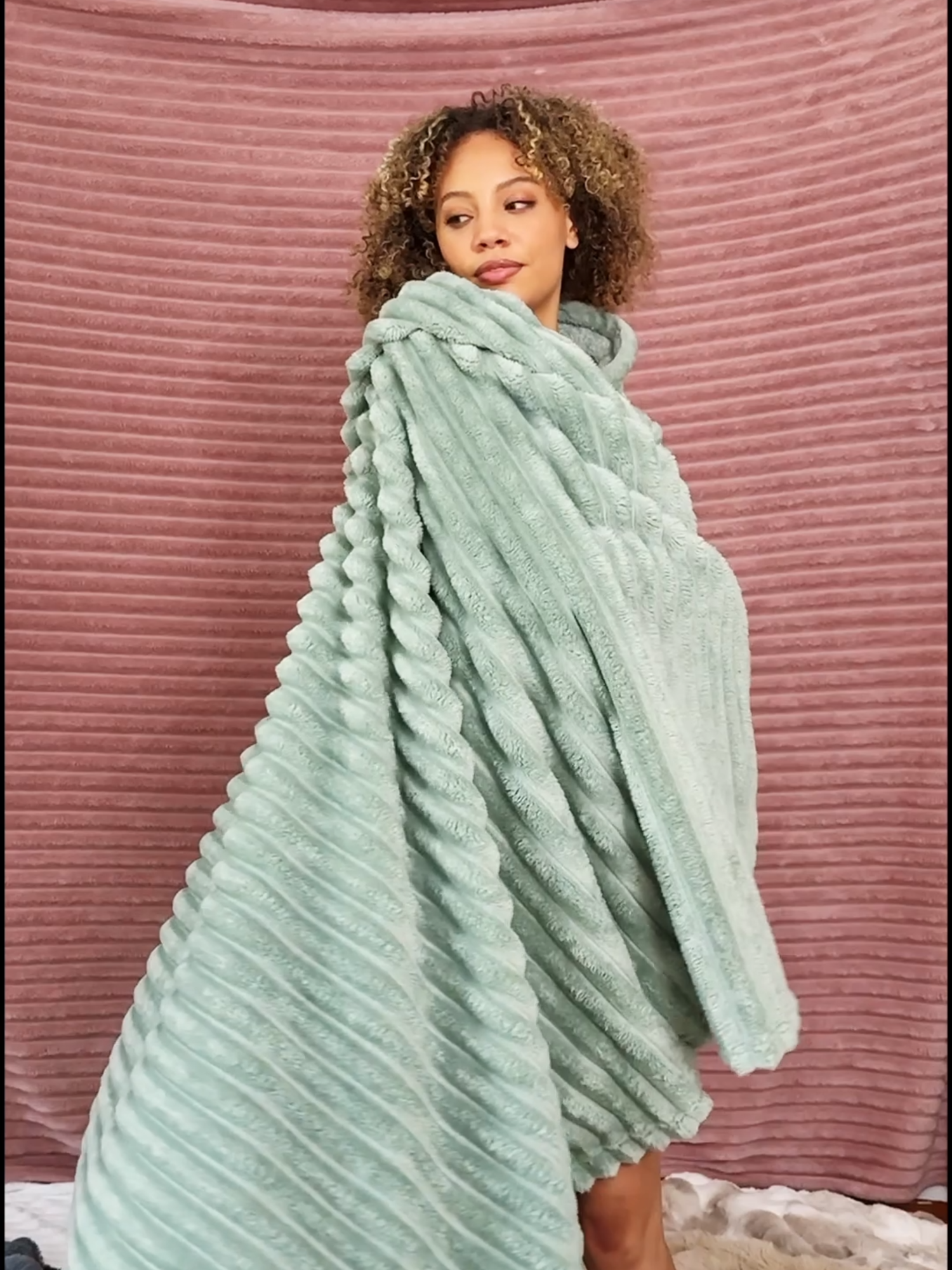 look at this blanket， it's soooo good😎 #bedsuregentlesoft #cozyliving #softblanket #stayathome