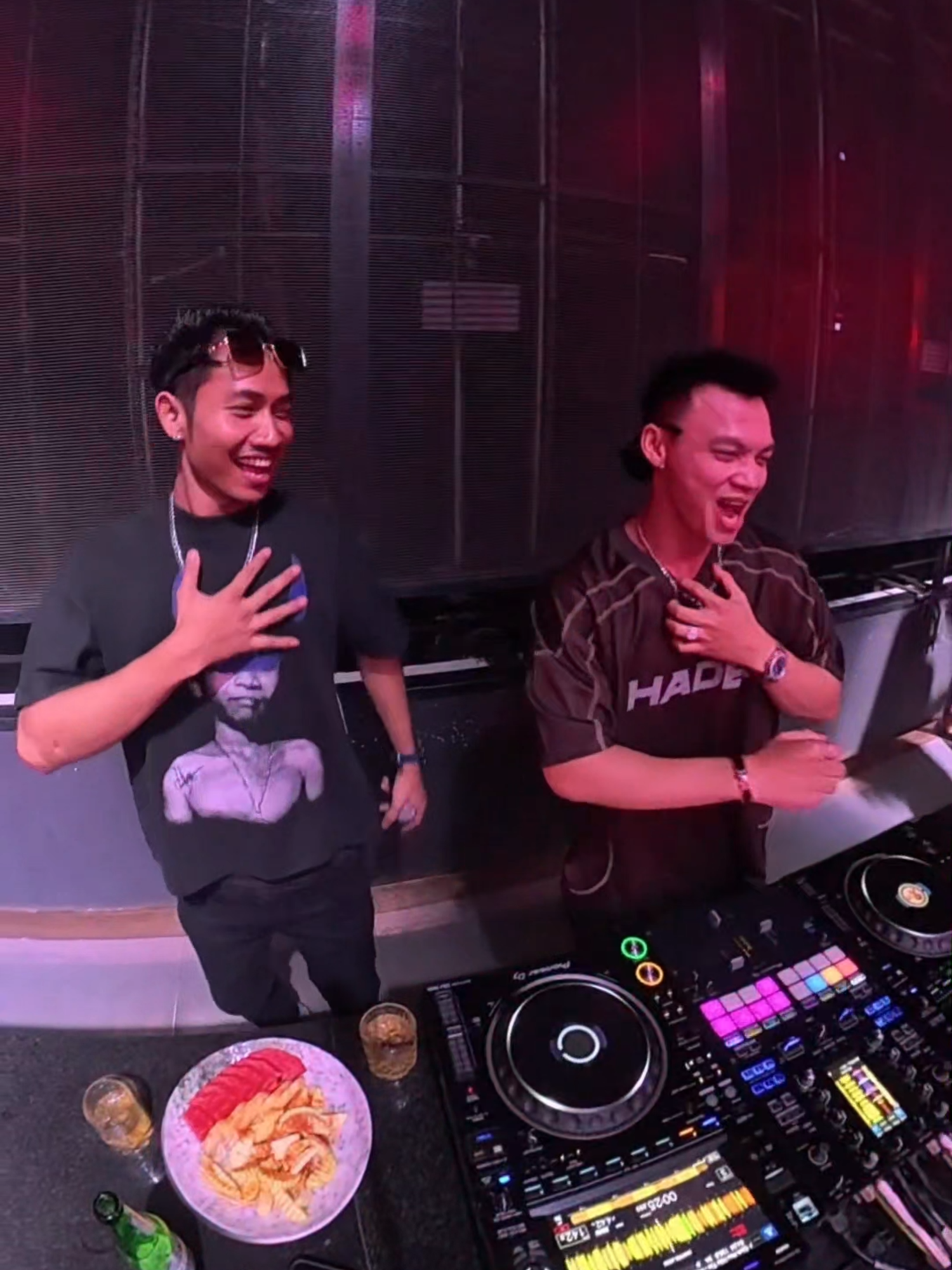 Can you hear my heartbeat babe 🥹 #djeyedee #dolbycrew #trending #funny #viral #fyp #fypシ゚ #dj #cambodia #trendingsong #remix #partytime #club #hottiktok #vinahouse #cánhhoahéotàn