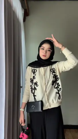 cardigan cantikk as always @Dippew 💗