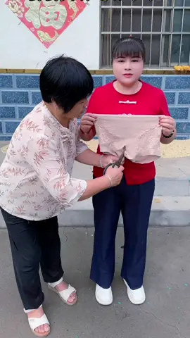 The surprise came so suddenly🤣🤣🤣#funny #funnyvideo #commedy #commedyvideo #mrpippibear #pippibear #cutebaby #humancubs #healingsmiling #socute #creativestyling