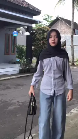 😎#fypシ゚ #xybca #epyepe #karanggede24jam #fypppp#outfitcheck #baggyoutfit 