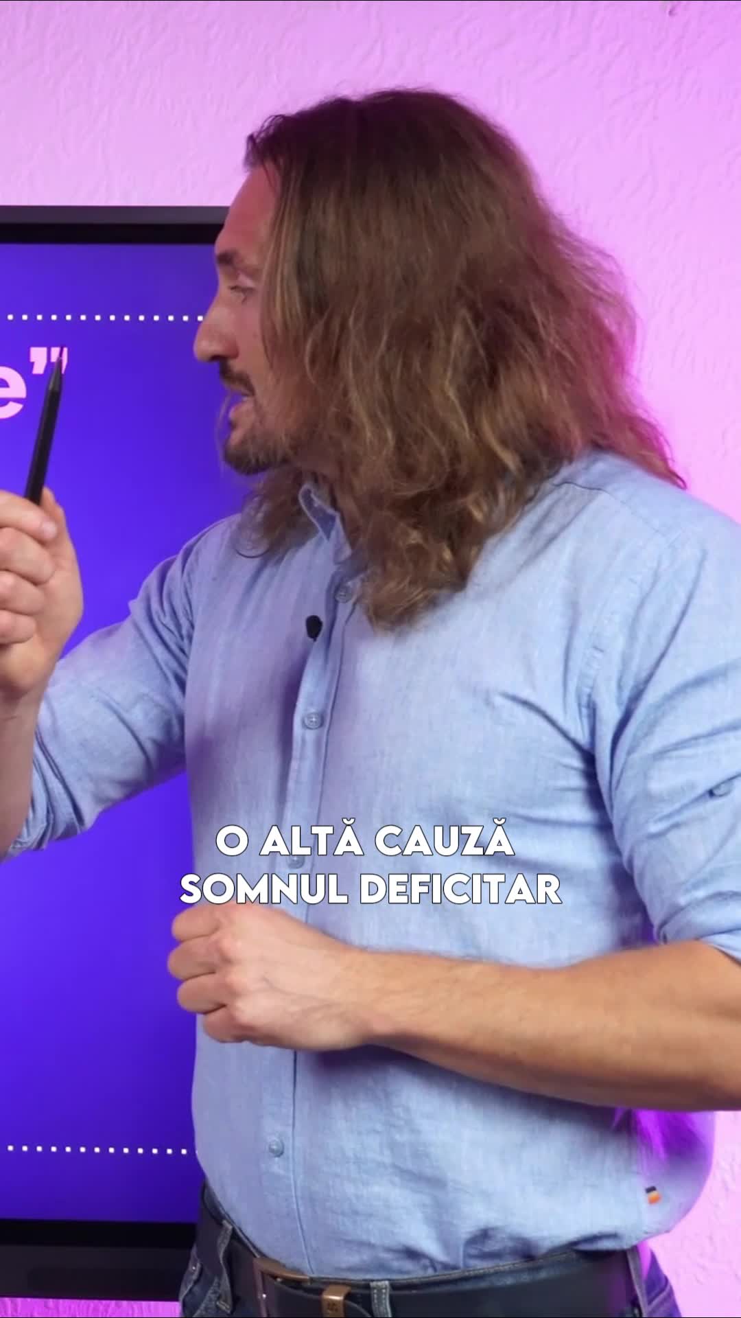 Somnul – cel mai simplu mod natural de a-ți regla tensiunea arterială Când nu ne odihnim, suntem agitați toată ziua și corpul intră pe „pilot automat” în modul: fight or flight. Sistemul nervos simpatic domină, iar cel parasimpatic – rest and digest – este diminuat. Rezultatul? Se eliberează o cascadă de substanțe: 🔺 Adrenalină 🔺 Cortizol 🔺 Noradrenalină 🔺 Aldosteron Toate acestea cresc tensiunea arterială. Dar vestea bună este că organismul are șansa să se regleze natural în timpul somnului. De aceea, igiena somnului este esențială! Descoperă ghidul complet de sănătate cardiovasculară, publicat deja pe canalul meu de YouTube, pentru cei care nu vor doar să „țină tensiunea sub control”, ci să înțeleagă în profunzime cauzele și să descopere soluții naturale, eficiente și validate! Link în bio. . . . #DoctorCezar #DrCezar #GhidCardiovascular #HipertensiuneArteriala #MasurareCorecta #Tensiune #Cauze #Preventie #StilDeViata #IatiSanatateaInPropriileMaini #foryou #fyp