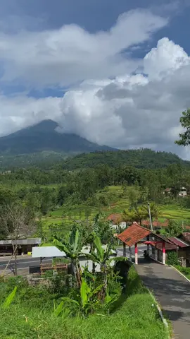 Cikuray emang beda 🍃 #tukangulin #garut #cikuray #garutjawabarat #garutpride🔥 