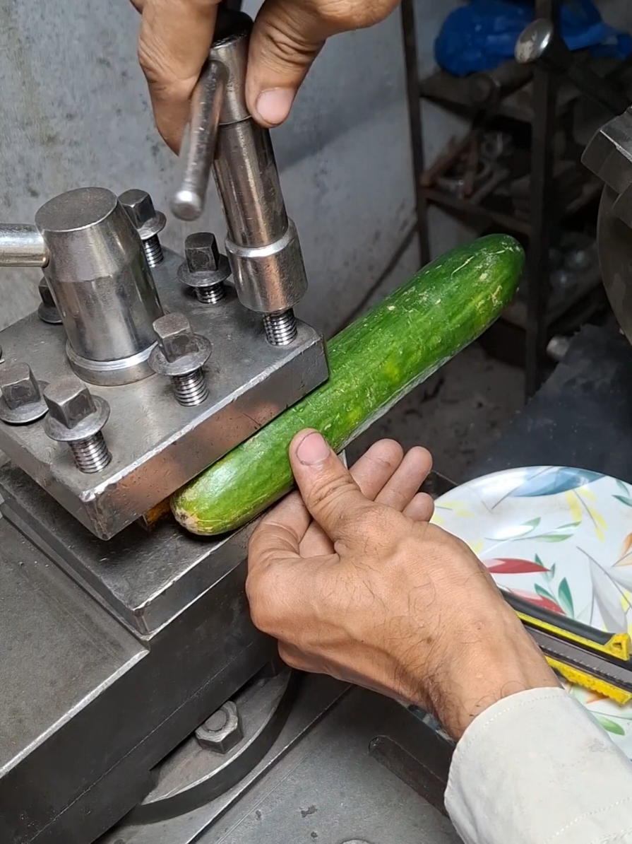 cucumber 🥒 cutting on lathe # mechanical #engineering #shorts #viral #foryou #lathe #technology #DIY #project #iron #threads #cucumber #strending 