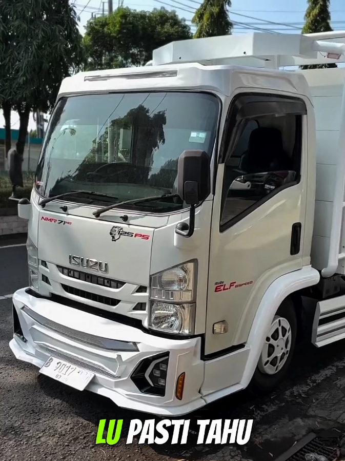 EDIT:DIA INI 4.778 CC YAA BUKAN 3.0L  ANOMALI KEPALA PUTIH YANG DIJULUKI SAPI GEMOY!!! #fyp #meme #viral #isuzu #isuzugiga 