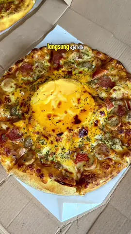 Diskon 45% Promo Buy 1 Get 1 Domino’s Pizza khusus untuk kamu yang beli pake voucher TikTok. Ambil promonya di Tag Lokasi video ini dan tukarkan vouchernya ke seluruh outlet Domino’s Pizza terdekat #promoseruweekend #dominospizza #cheesevolcano #pizza #vouchertiktok 