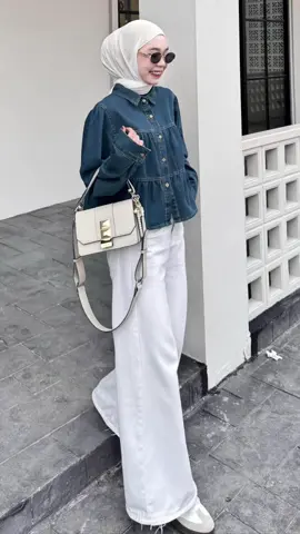 Top jeans ternyaman, mana lucu lagi modelnya 🫰🏻 #racunintiktok #blouse #ootdhijab 